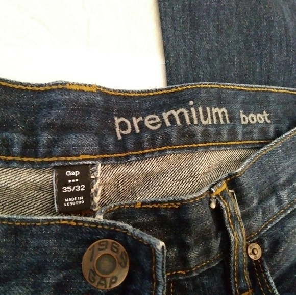 GAP Men's Premium Bootcut Jeans - Picture 2 of 4